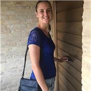 Laureata in lingue offre lezioni di inglese a ragazzi delle scuole medie e biennio superiori. Certificato P.E.T. 
Grado di conoscenza inglese B1-B2.
Lezioni presso il domicilio dell'alunno